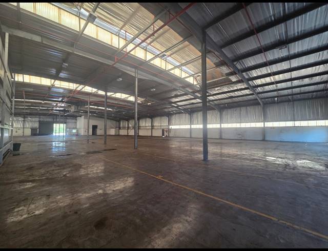3,500M² WAREHOUSE TO LET IN SPRINGFIELD PARK